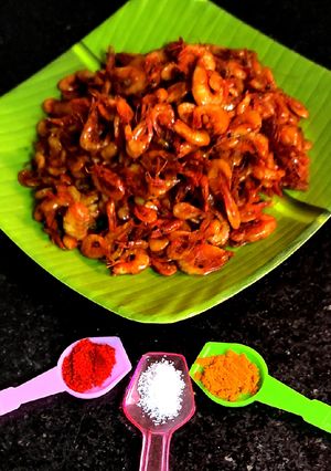 কুচো চিংড়ি ভাজা(kucho chingri bhaja recipe in Bengali) রেসিপির প্রধান ছবি