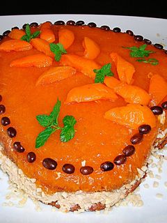 Una foto de Pastel de "San Valentín"con café soluble y jalea de albaricoques
