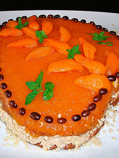 Una foto de Pastel de "San Valentín"con café soluble y jalea de albaricoques
