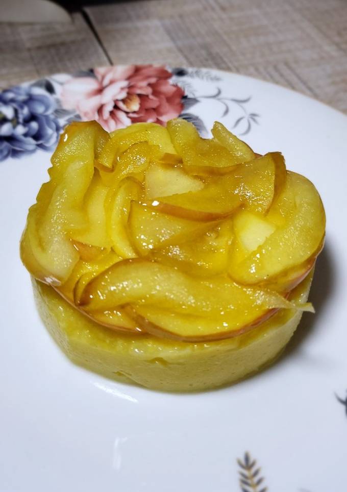 Кукурудзяна каша з карамелізованими яблуками