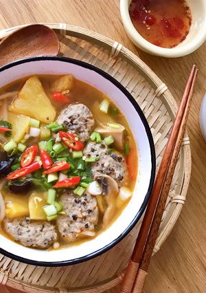 Hình của món Canh Chua Thơm Giá Nấu Mọc.