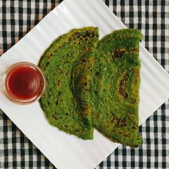 A picture of Spinach Rava Dosa.