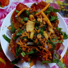 A picture of Tomato bonda chat.