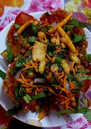 A picture of Tomato bonda chat.