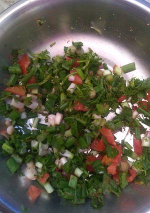 A picture of Spring onion salad.