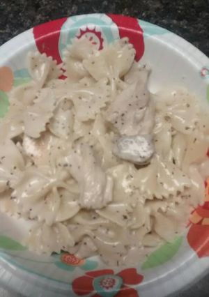 A picture of Creamy Garlic Basil Chicken.