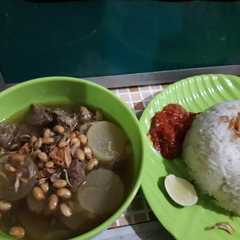 A picture of Soto daging simpel.