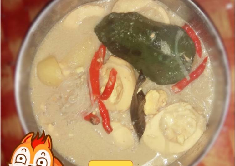 Gulai Putih telur