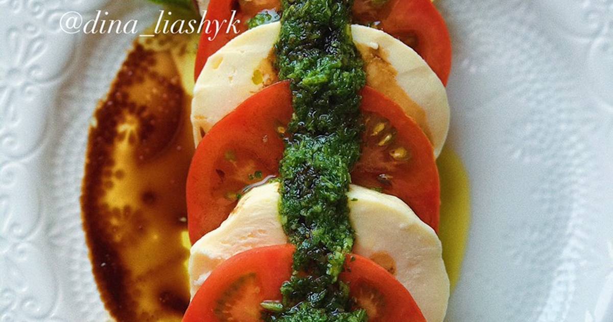 Стоковые фотографии по запросу Caprese salad healthy home