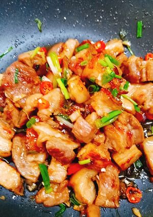 Hình của món Thịt rang cháy cạnh.