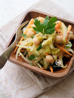酪梨青醬涼拌高麗菜沙拉 的食譜成品照片