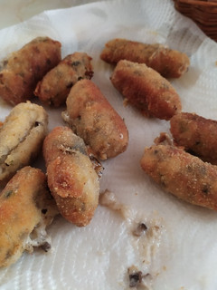 Una foto de Croquetas de champis y berenjena con leche de cabra ❤️