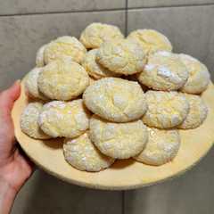 A picture of Galletitas craqueladas de limón sin TACC 🍋💛.