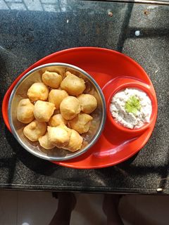 क्रिस्पी मुगाच्या डाळीचे वडे (Moong Daliche Vade Recipe In Marathi) रेसिपी चे मुख्य फोटो