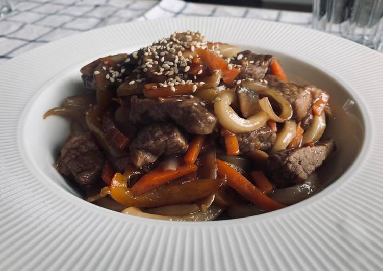 Recipe of Quick Beef Yaki Udon 🍻