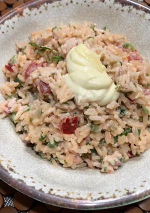 Una foto de Ensalada de arroz con mayonesa y atún