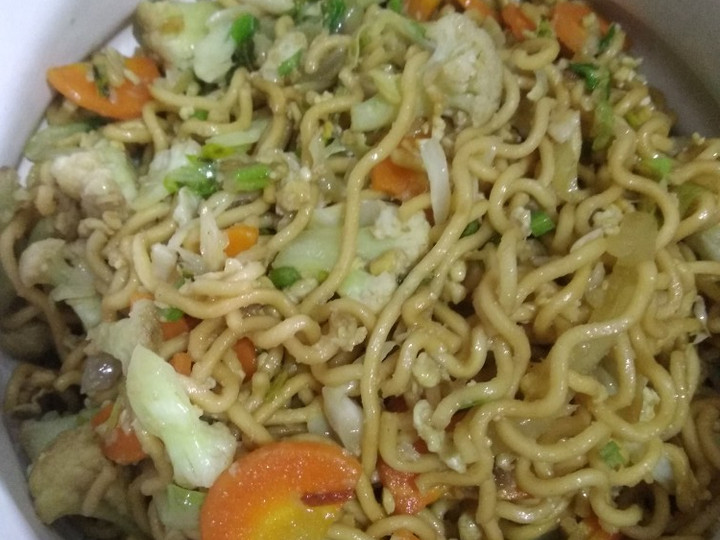 Cara Gampang Membuat Mie Goreng Sederhana yang Lezat