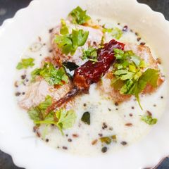 A picture of Kadhi Vada.