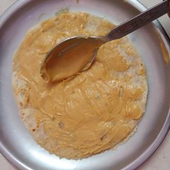 A picture of Kids peanut cream chappathi.