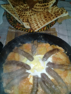 صورة لوصفة طاجين المرقاز والبطاطا