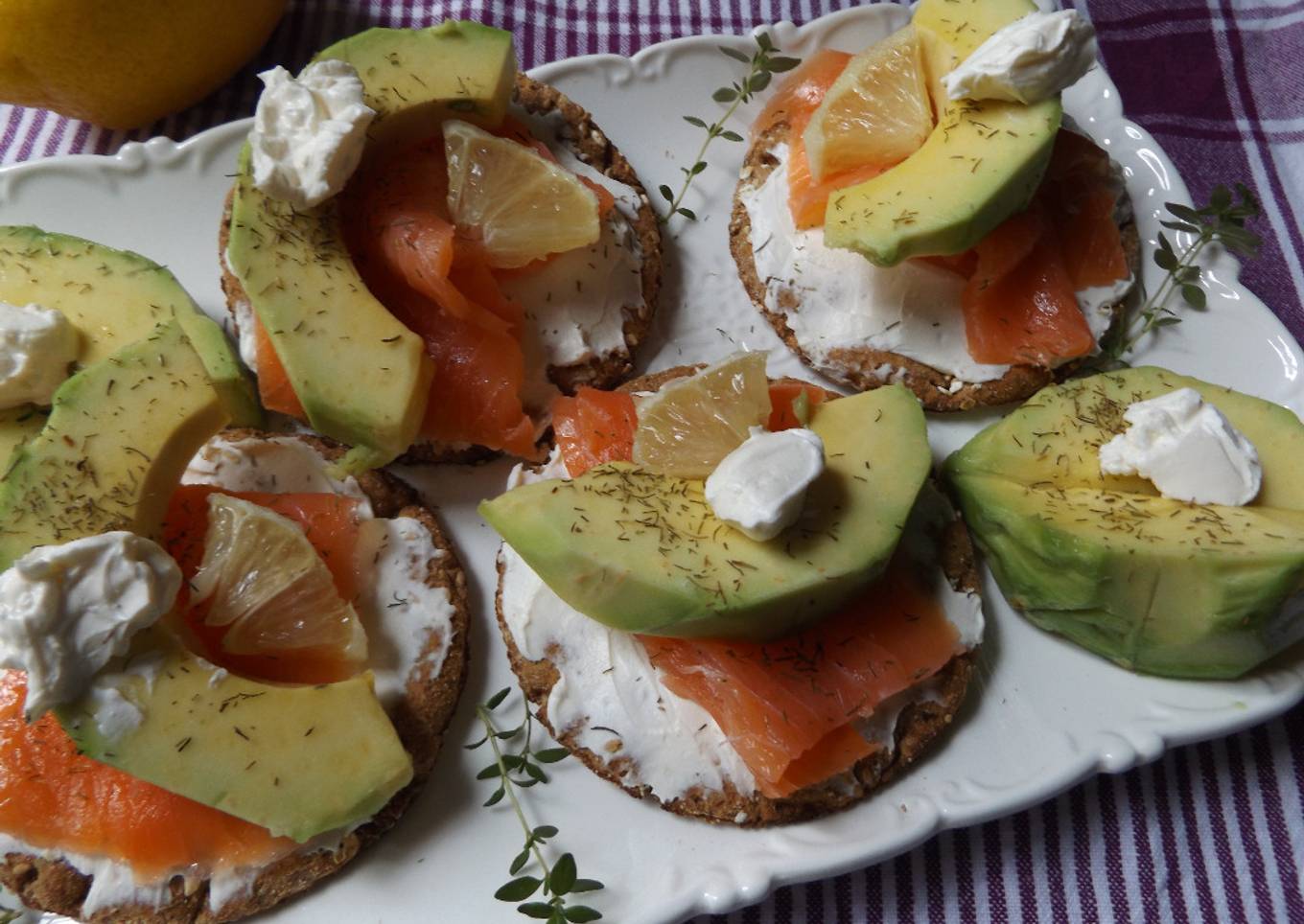 Galletas de centeno con salmón escocés