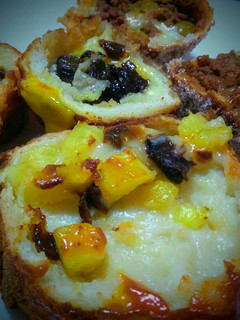 Una foto de Puntas de Pan Baguette rebozadas con centro de sal y de dulce !!