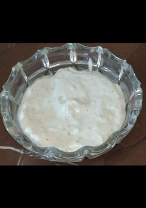A picture of Mayo garlic dip.