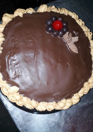 Una foto de Torta de alfajores triples 😁