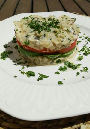 Foto principal de Champiñones a la crema con aguacate y tomate