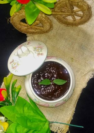 A picture of Imli ki chutney.