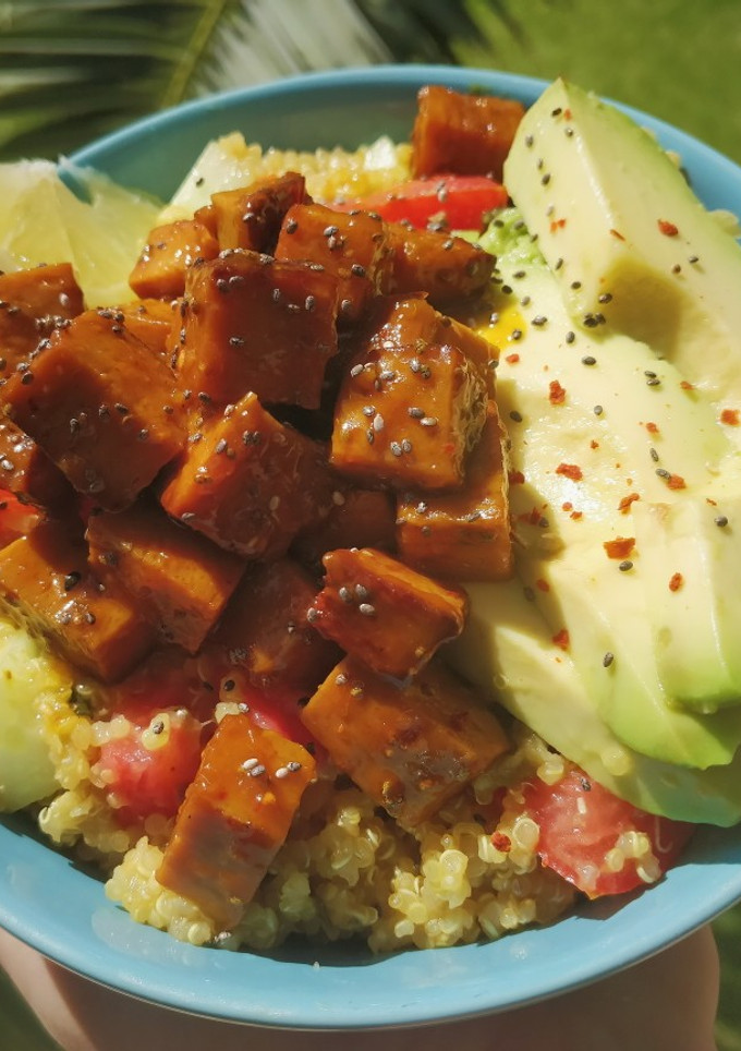 Una foto de Tofu glaseado a la naranja