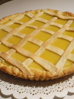 Una foto de Tarta de manzanas caramelizadas y crema pastelera