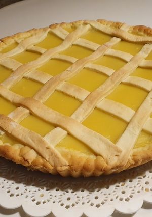 Una foto de Tarta de manzanas caramelizadas y crema pastelera