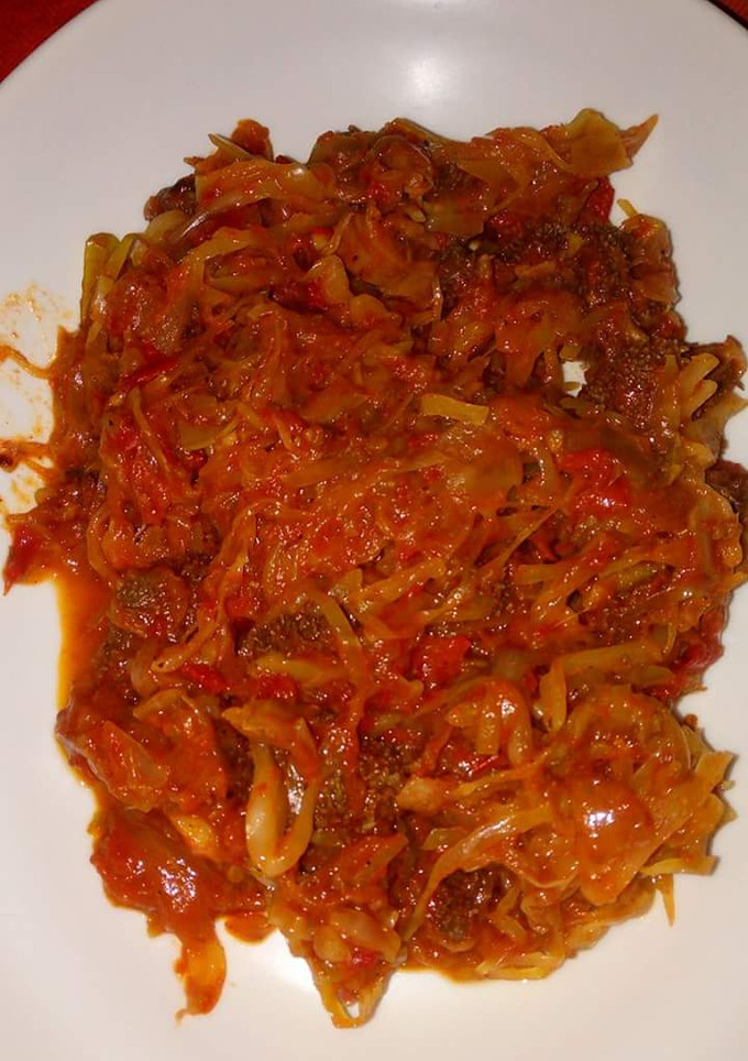 A picture of Wet fried Beef with Cabbage.