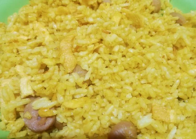 Bagaimana Menyiapkan Nasi Goreng Kuning Bikin Manjain Lidah