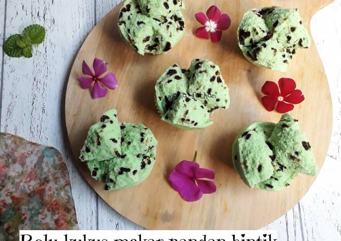 Cara Membuat Bolu kukus mekar pandan bintik Simpel
