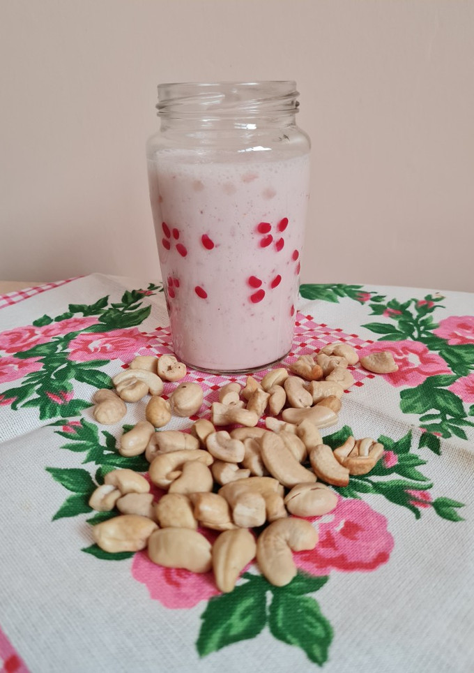 Una foto de Licuado de frutilla a la crema picante 🍓 🌶