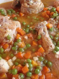Una foto de Pollo arvejado
