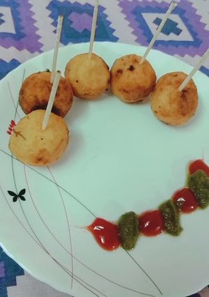 सूजी बॉल्स (Suji balls recipe in hindi) रेसिपी मुख्य फोटो