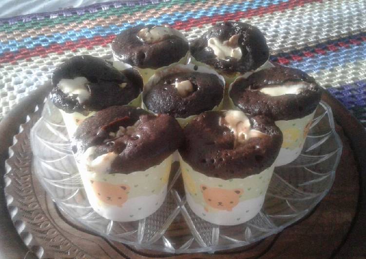 Simple Way to Prepare Qualsiasi sera della settimana Mini tortine al microonde con cuore di Nutella bianca 😋