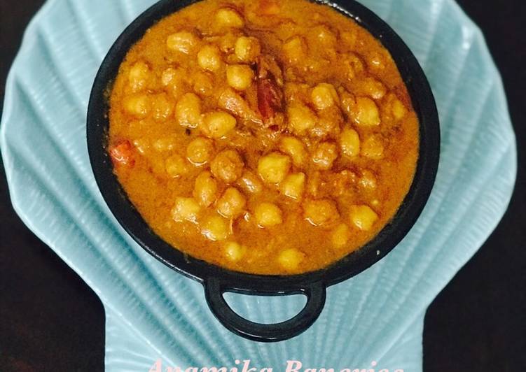 Step-by-Step Guide to Make Award-winning Chhole/Chana Masala (Without Onion &amp; Garlic)