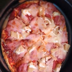 A picture of Pepperoni pizza.