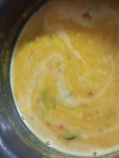 A picture of Dal fry.