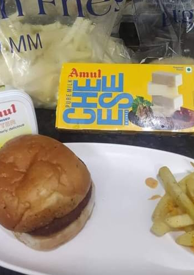 बर्गर (Burger recipe in hindi) रेसिपी मुख्य फोटो