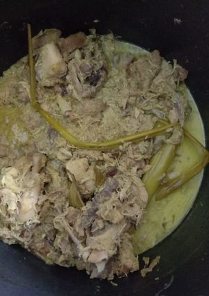 Foto resep Opor ayam.. #siapramadan#menulebaran#jagonyaayam#oporayam