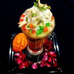 A picture of Alphonso mango faluda.