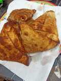 Crunchy chicken samosa