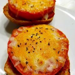 A picture of Tomato lover's bread & cheese roast.