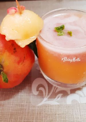 A picture of Muskmelon Pomegranate Juice.