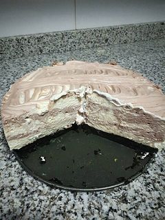 Una foto de Tarta de natillas y galletas Oreo